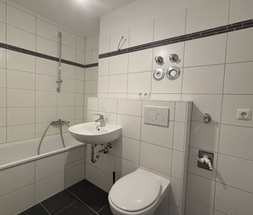 Familienfreundliche 3,5-Zimmer-Wohnung mit Loggia im Stadtteil Univ... - Photo 6