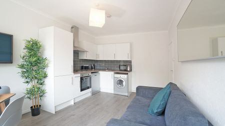 Ansell House – Room 3 - Photo 5