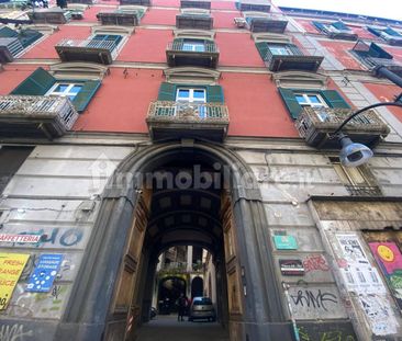 Bilocale via Santa Maria di Costantinopoli, Centro Storico, Napoli - Photo 5