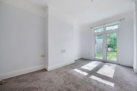 3 bedroom terraced house to rent - Photo 3