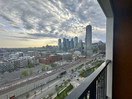 245 Boulevard Robert-Bourassa, #2218 - Photo 4