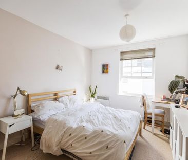 1 Bed Flat - Photo 4