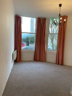 1 Bed Flat, St. Aubyns, BN3 - Photo 1