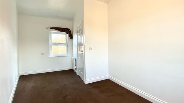 Steven Close - Photo 1