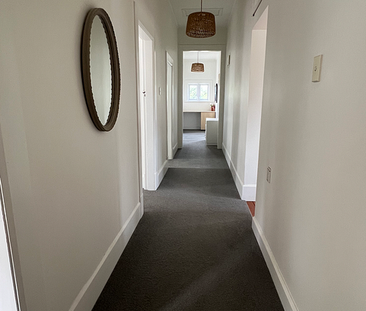 Freshly Renovated Villa in Fitzroy - Photo 2