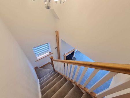 Netherton Lane, Wakefield, Netherton - Photo 3