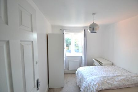 1 bedroom in a house share to rent - Photo 5