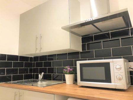 Studio to rent - Photo 3