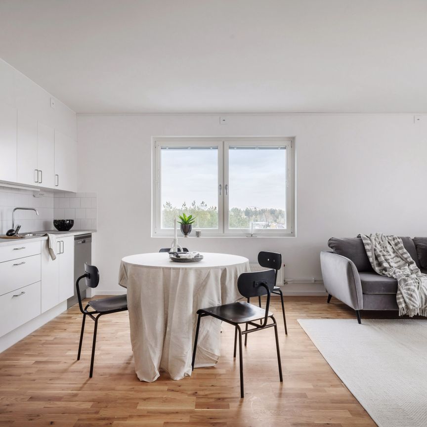 Trollsländevägen, Tumba - Photo 1