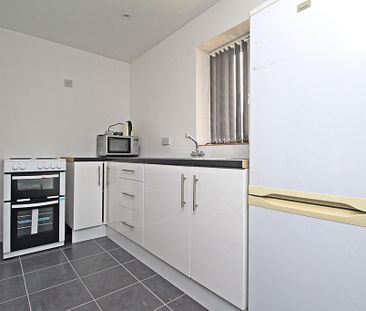 2 bedroom house to rent - Photo 3