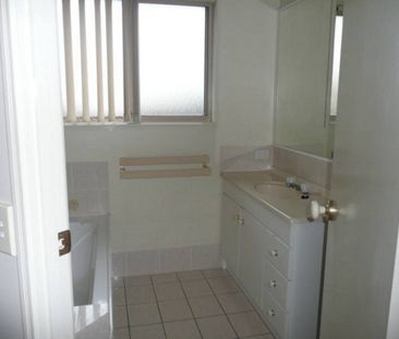 22 Alcott Court, Parkwood - Photo 6