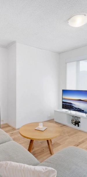 Modern 2-bedroom Unit in Banksia - Photo 1