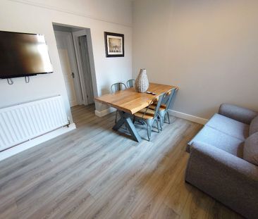 Hall Lane, Liverpool. - Photo 4