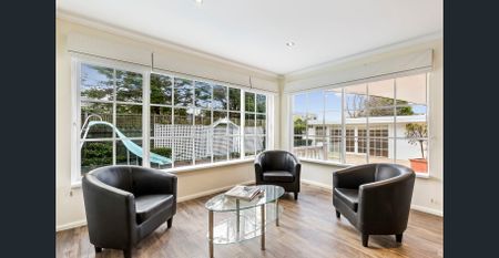 GOLDEN MILE BEAUTY - Photo 3