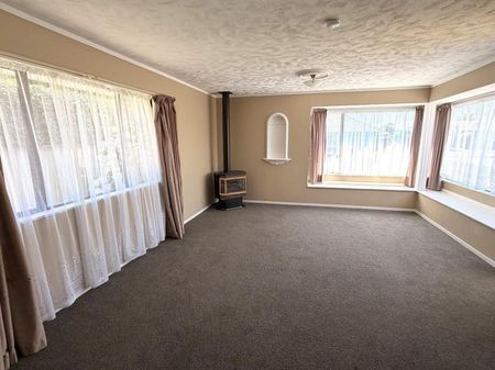 Little brick beauty on North Street! - Photo 2