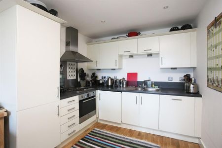 2 bedroom flat to rent - Photo 4