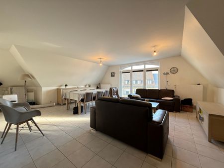 Instapklaar drie-slaapkamerappartement met garage in Meulebeke. - Photo 2