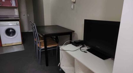 Studio- semi furnished - Photo 2