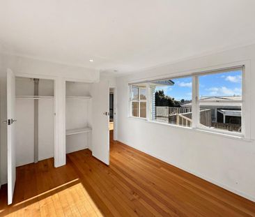 Coastal Living in the Heart of Manly - Photo 4