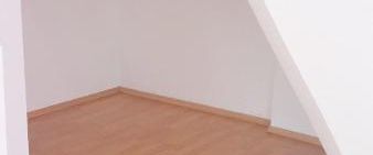 Wohnen mit dem gewissen Etwas? 2-Raum Dachgeschosswohnung mit Charme und EBK - Foto 1