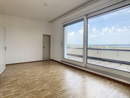 SEHR SCHÖNE ATTIKA 5.5-Zimmer-Wohnung / MAGNIFIQUE ATTIQUE DE 5.5 PIECES ! - Foto 4