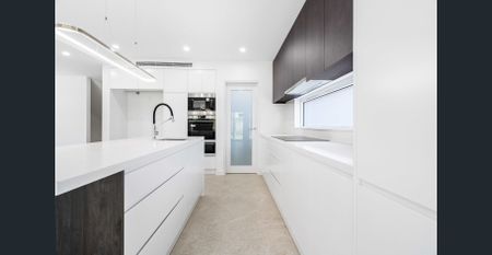 Bright, Modern Family Home in a Convenient Riverwood Location - Photo 4