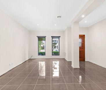 Spacious 4-Bedroom Home in South Morang - Photo 5