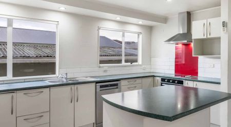 Tidy 3-Bedroom Home in a Convenient Location - Photo 4