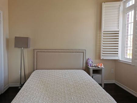 For Lease - 16 William Bartlett Drive, Markham, Ontario - Photo 2