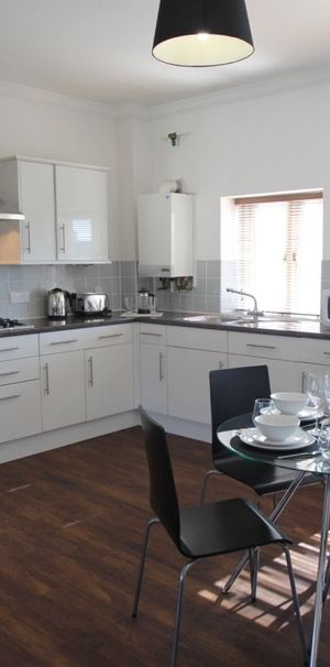 High Street, NORTHAMPTON - Photo 1