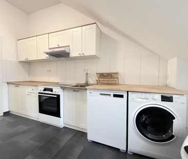 Hochwertig möblierte Altbau-Dachgeschosswohnung in unmittelbarer Ma... - Photo 6