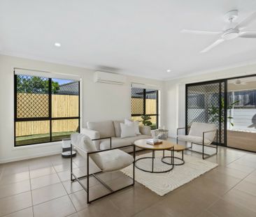 IMMACULATE FAMILY HOME - Photo 6