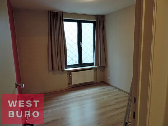 Ruim appartement met 2 slaapkamers, centrum Roeselare - Photo 1