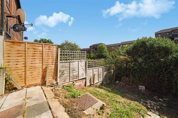 2 bedroom terraced house to rent - Photo 1