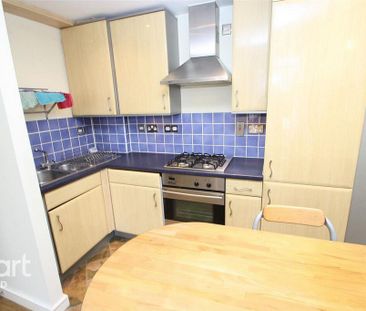 2 bedroom apartment to rent - Photo 4