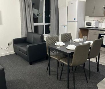 House to rent - Photo 2