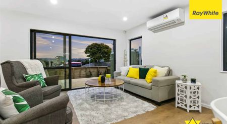 Looking for a modern home built in the ever so convenient Henderson? Look no further. - Photo 3