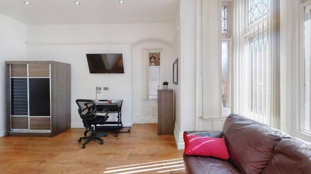 Studio to rent - Photo 1