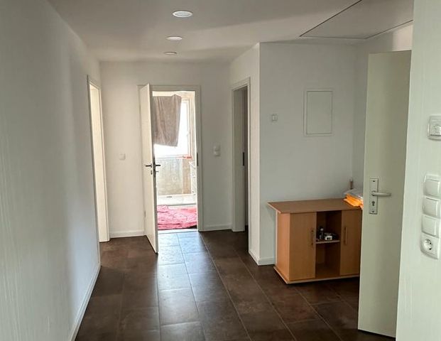Eine neue moderne 3 Zimmer Wohnung in Triangel teilmöbliert - Photo 1