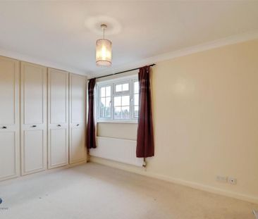 4 bedroom detached house to rent - Photo 4