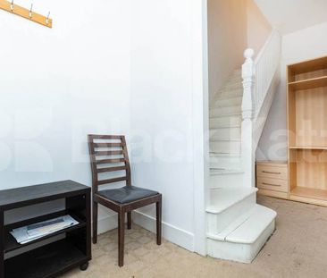 2 bedroom located only a short walk to Crouch End Broadway - Photo 5