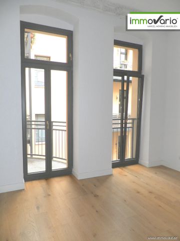 Wunderschön Altbauwohnung mit viel Stuck, Parkett, Bad mit Wanne & Dusche, Gäste-WC und 2 Balkonen - Photo 4