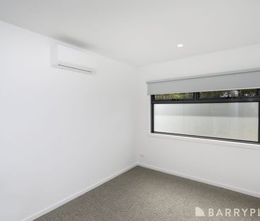 The perfect blend of modern comfort, space, and low-maintenance living - Photo 6