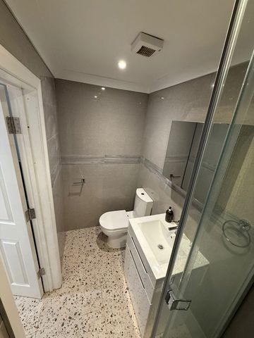Room in a Shared Flat, West St, BN1 - Photo 5