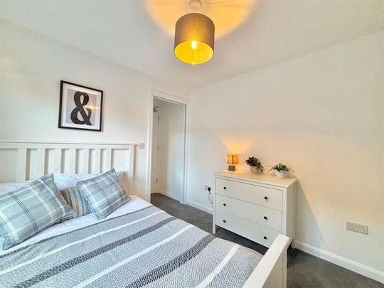 Hawes Court, MK40 - Photo 1