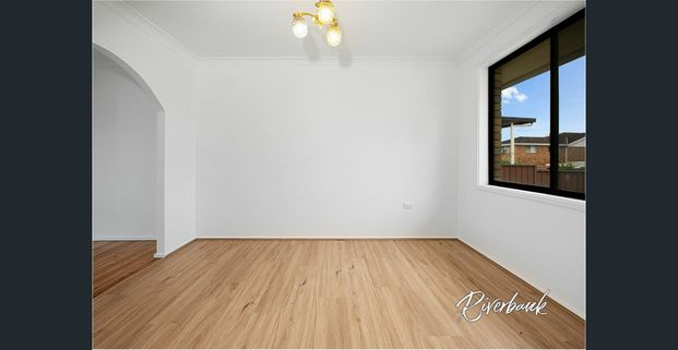 Charming Home in Greystanes - Photo 1