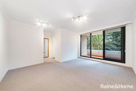 Apartment with 1 bedroom, 1 bathroom & parking for 1 car - Photo 3