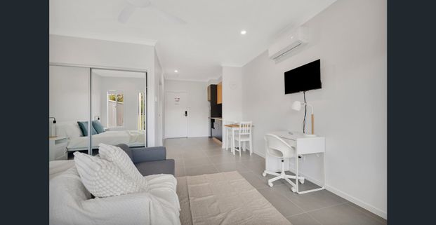 🏡 Private Room in rooming house / 2 Rooms for Rent / $400 per week / Furnished / All utilities Included - Photo 1