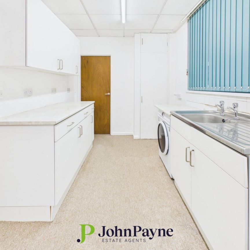 Kenilworth Court, Styvechale, Coventry, CV3 6JA - Photo 1