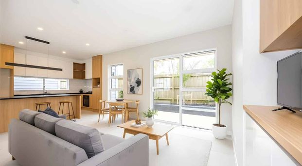 Charming 3BR New Build in Birkenhead - Photo 1